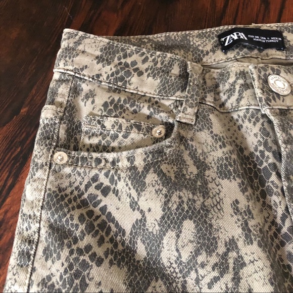 Zara High Rise Skinny Jeans Snakeskin Pattern Size 4 - Picture 5 of 10